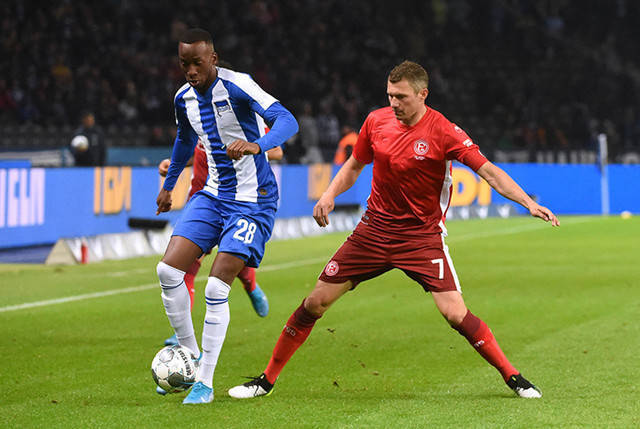 移动端游戏-柏林赫塔客场丢球不敌，输掉比赛(柏林赫塔客场丢球不敌,输掉比赛胜负)